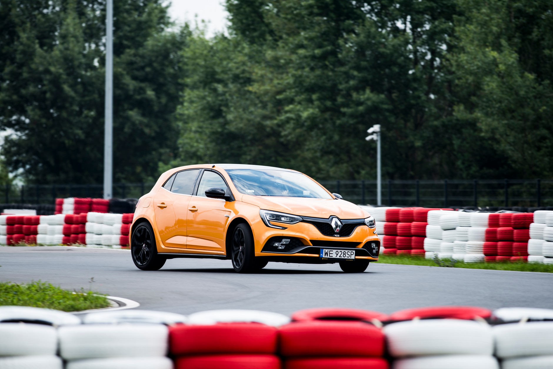 Toyota GT86 vs Renault Megane RS