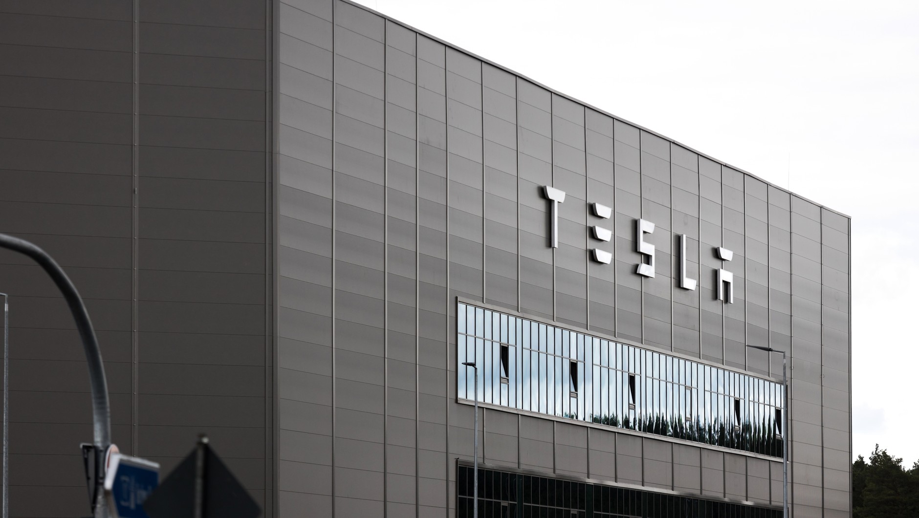 Wszystkie auta Tesli objęte rabatem są z tego roku produkcji