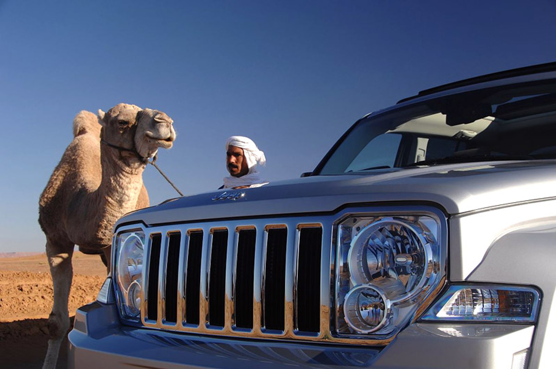 Jeep Cherokee na trasie Dakaru – pierwsze wrażenia z jazdy