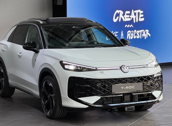Nowy Volkswagen T-Roc ma już polskie ceny. Od 130 tys. 390 zł za miękką hybrydę