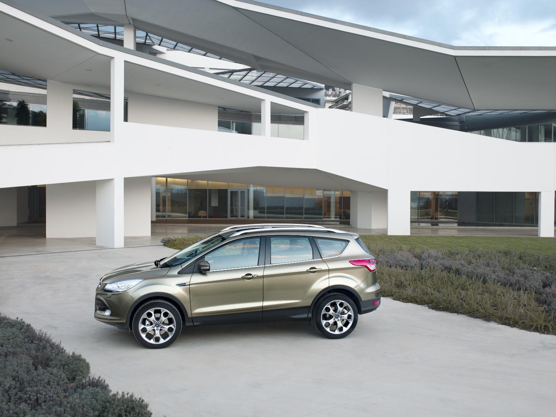 Nowy Ford Kuga: genewski debiut