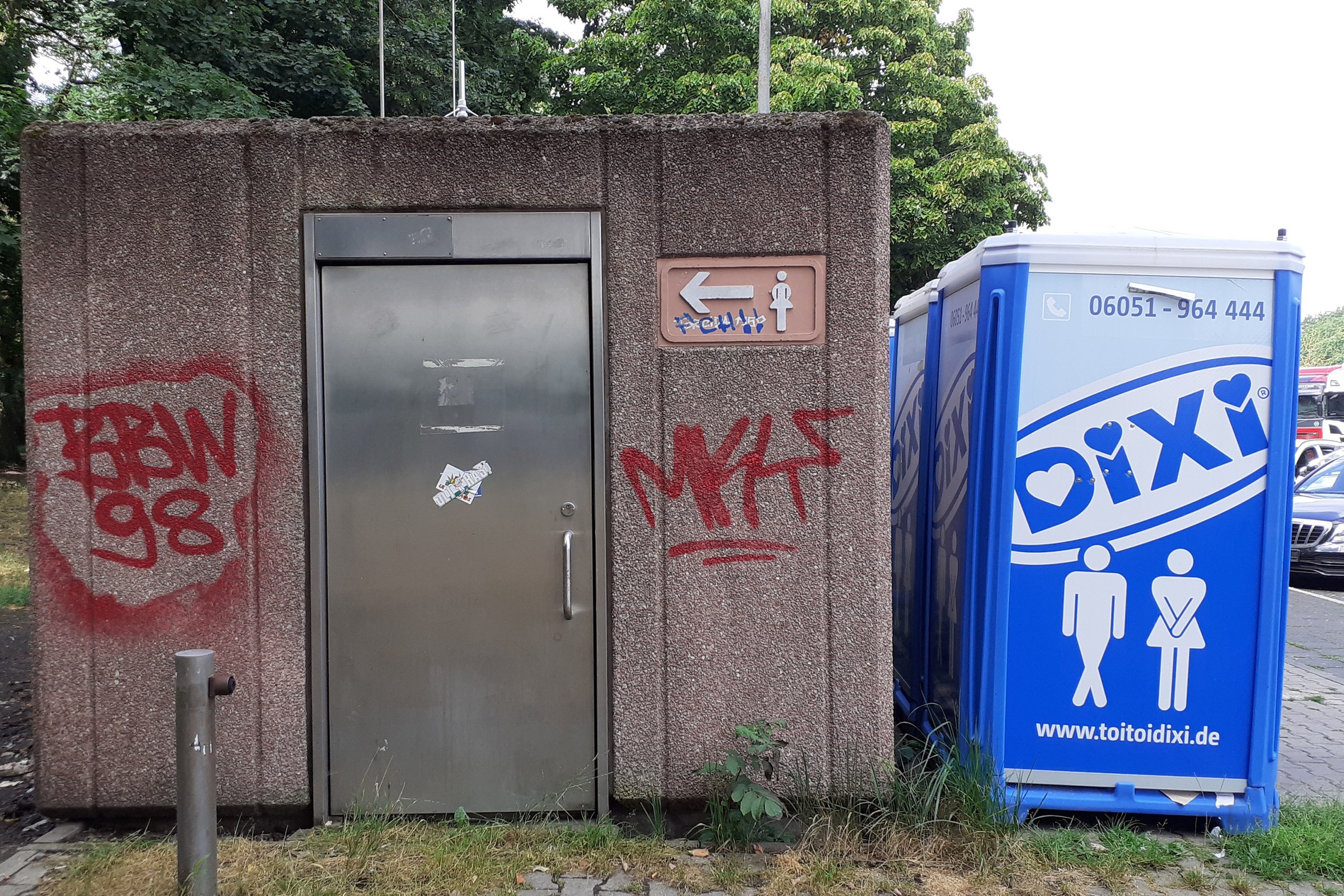 Toalety na MOP-ach w Niemczech w ogniu krytyki. Raport ADAC ujawnił brud i zaniedbanie