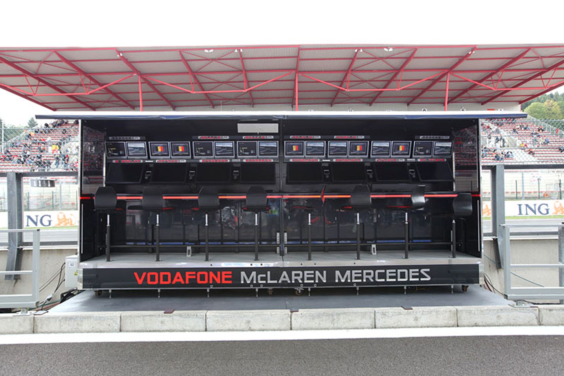 Grand Prix Europy 2009: Formuła 1 od kulis - fotogaleria Jiří Křenek