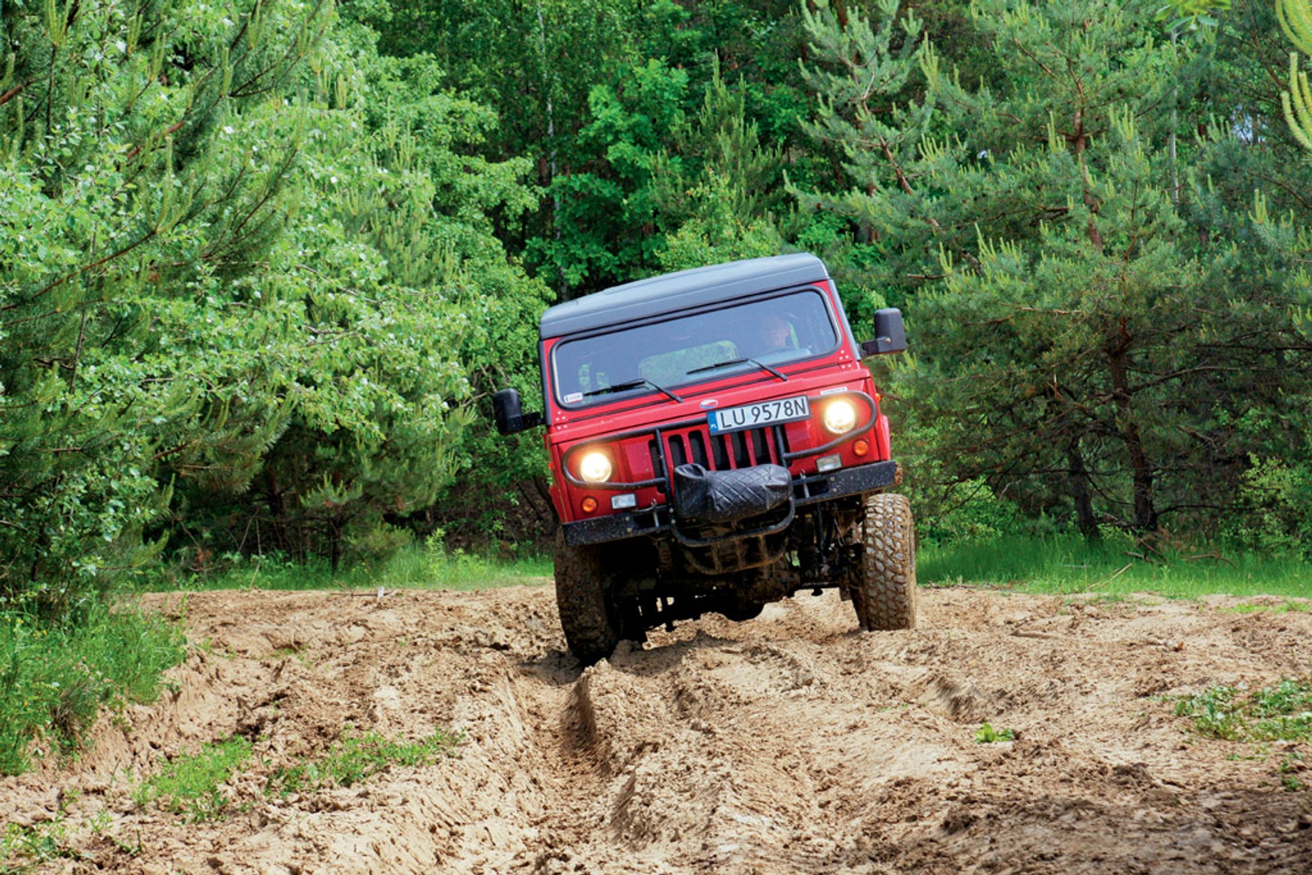 Mercedes G 350 kontra Land Rover Defender i Honker 2000: czy prawdziwe terenówki są na wymarciu?