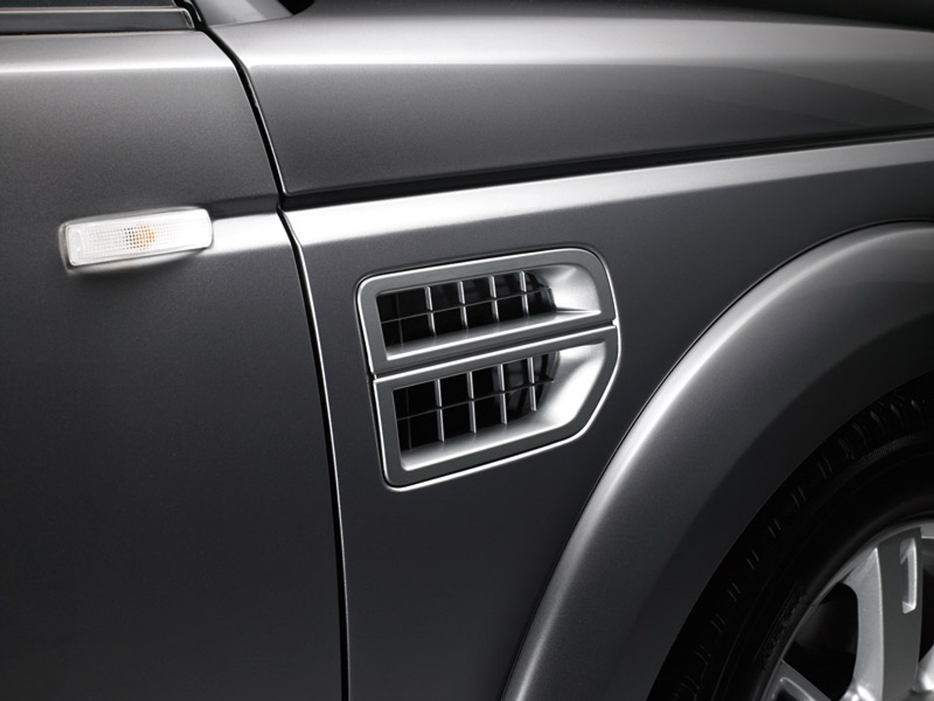 Land Rover Discovery 3: facelifting na nowy rok modelowy