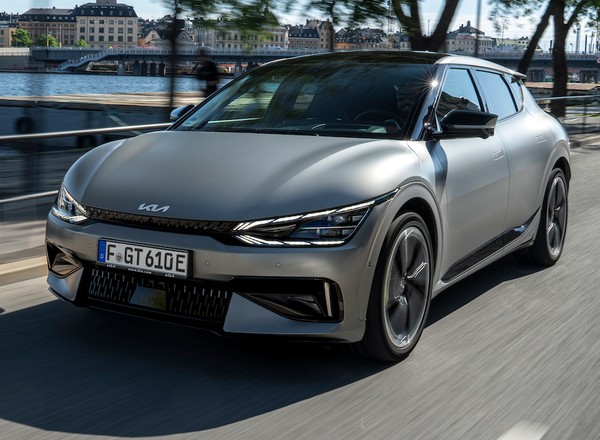 To najtańsze auto 500+ w Polsce. Już wiemy, jak jeździ Kia EV6 GT