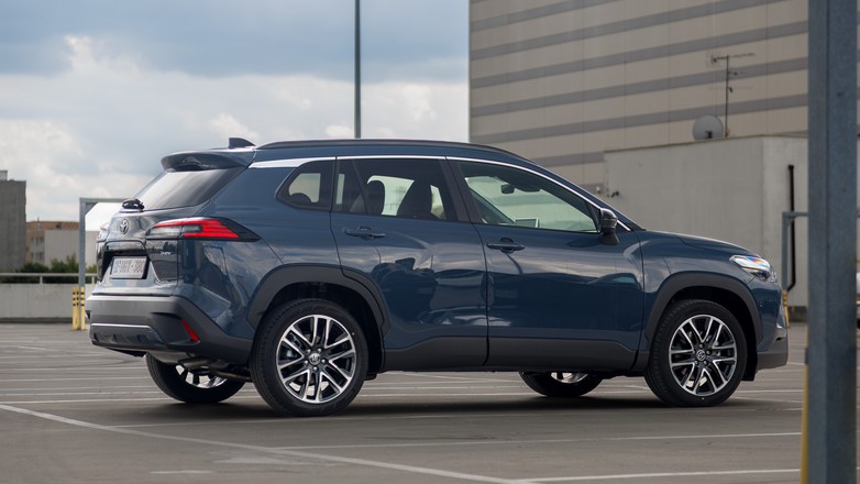 Toyota Corolla Cross Executive 2.0 Hybrid Dynamic Force 178 KM AWD-i e-CVT