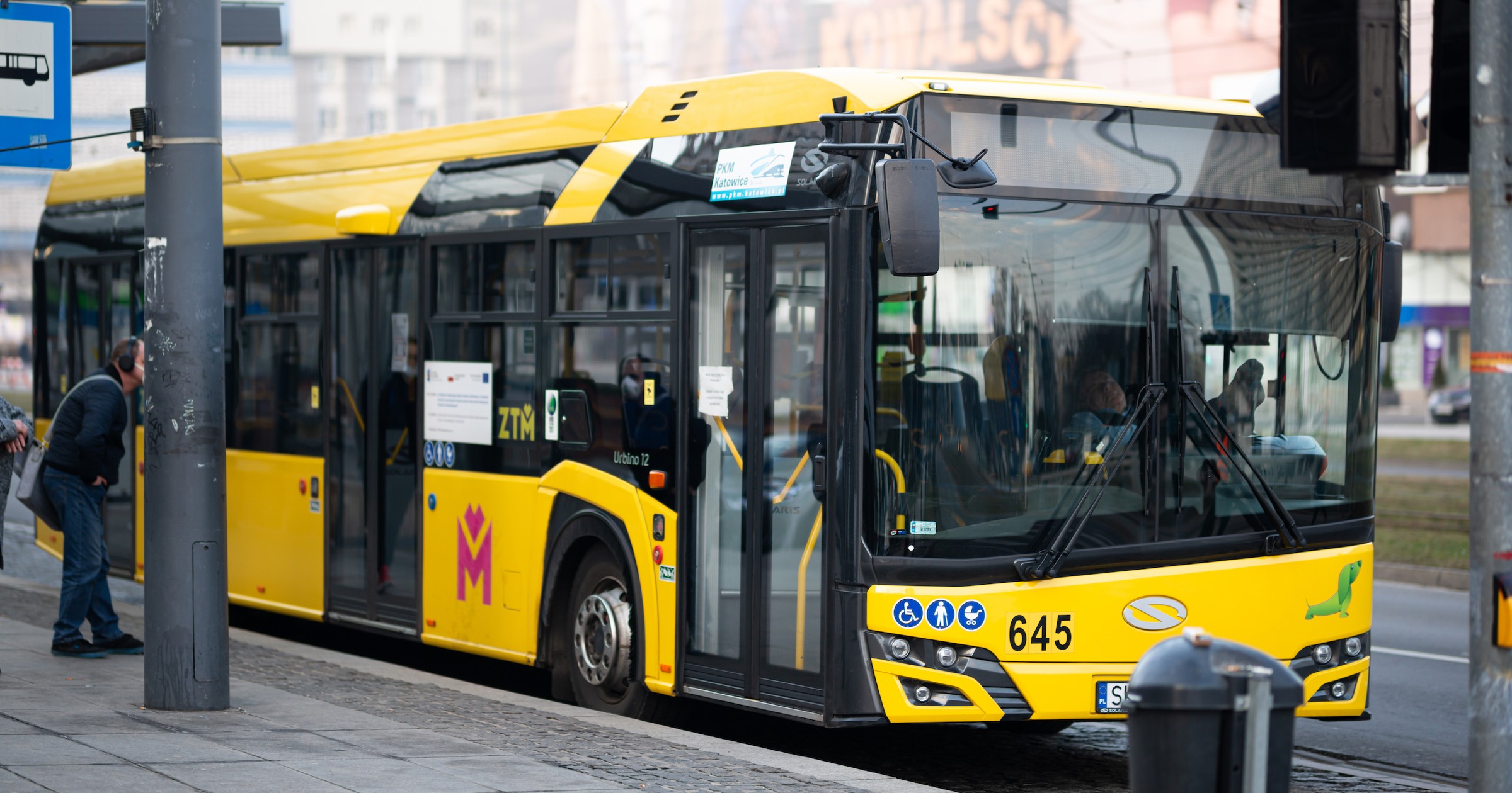 Autobus komunikacji miejskiej w Katowicach