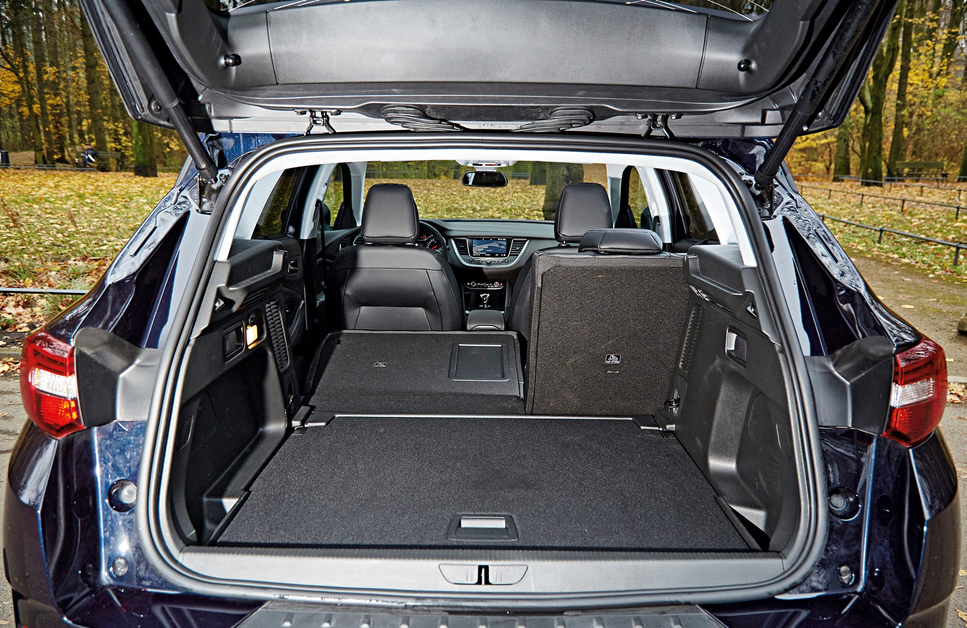 Porównanie par SUV-ów od Opla, Kii, Suzuki, Mini i BMW