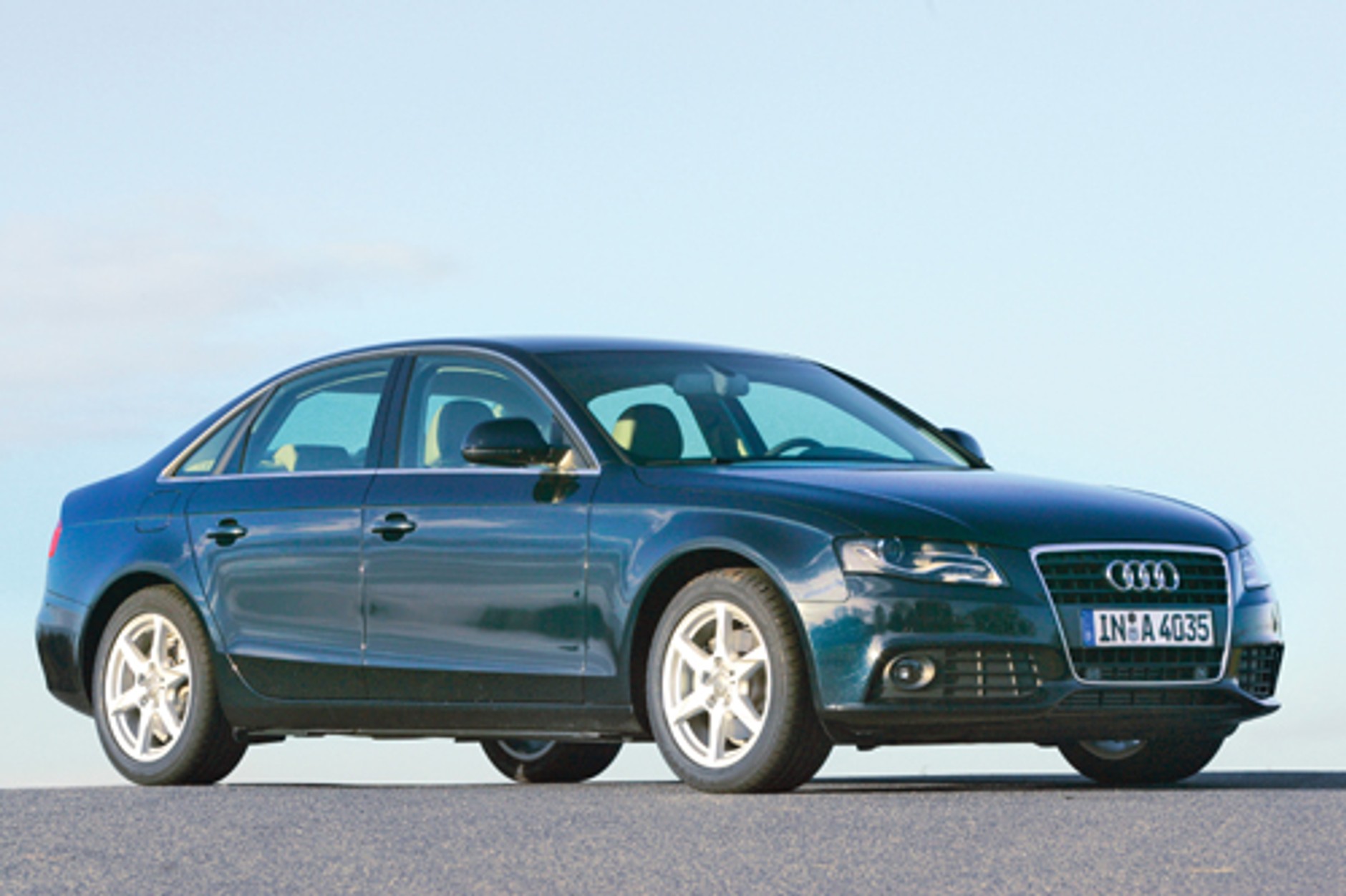 Audi A4 kontra Mercedes Klasy C i BMW serii 3 - Mocne wejście na scenę