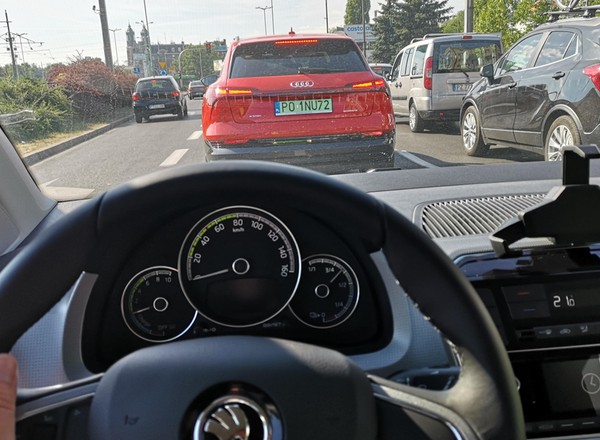 Powrót do szkoły i znów duże korki na drogach. Jest jednak lepiej niż rok temu!