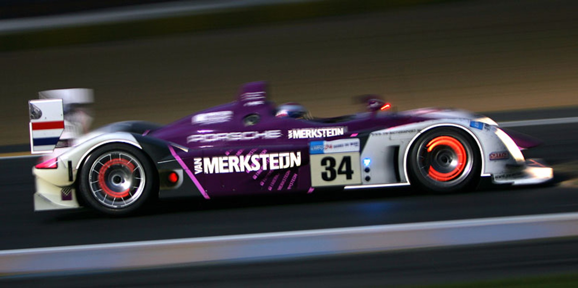 24 godziny Le Mans 2008: niespodziewana porażka Peugeota (fotogaleria)