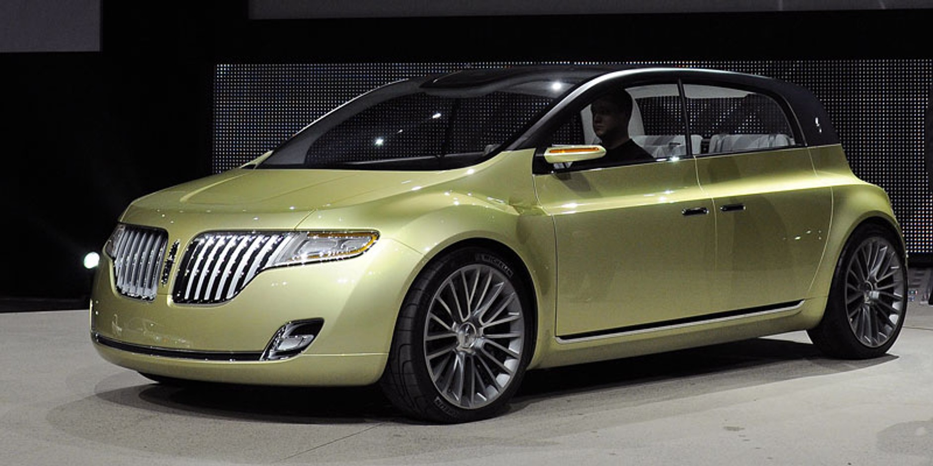 Detroit 2009: Lincoln C concept – duży luksus z małym opakowaniu
