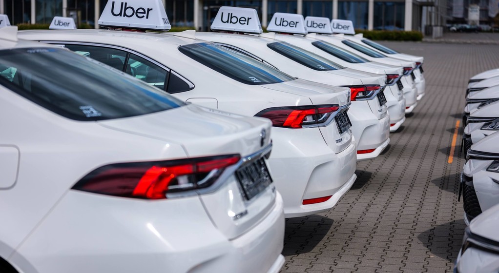 Hybrydowe Toyoty na taksówki