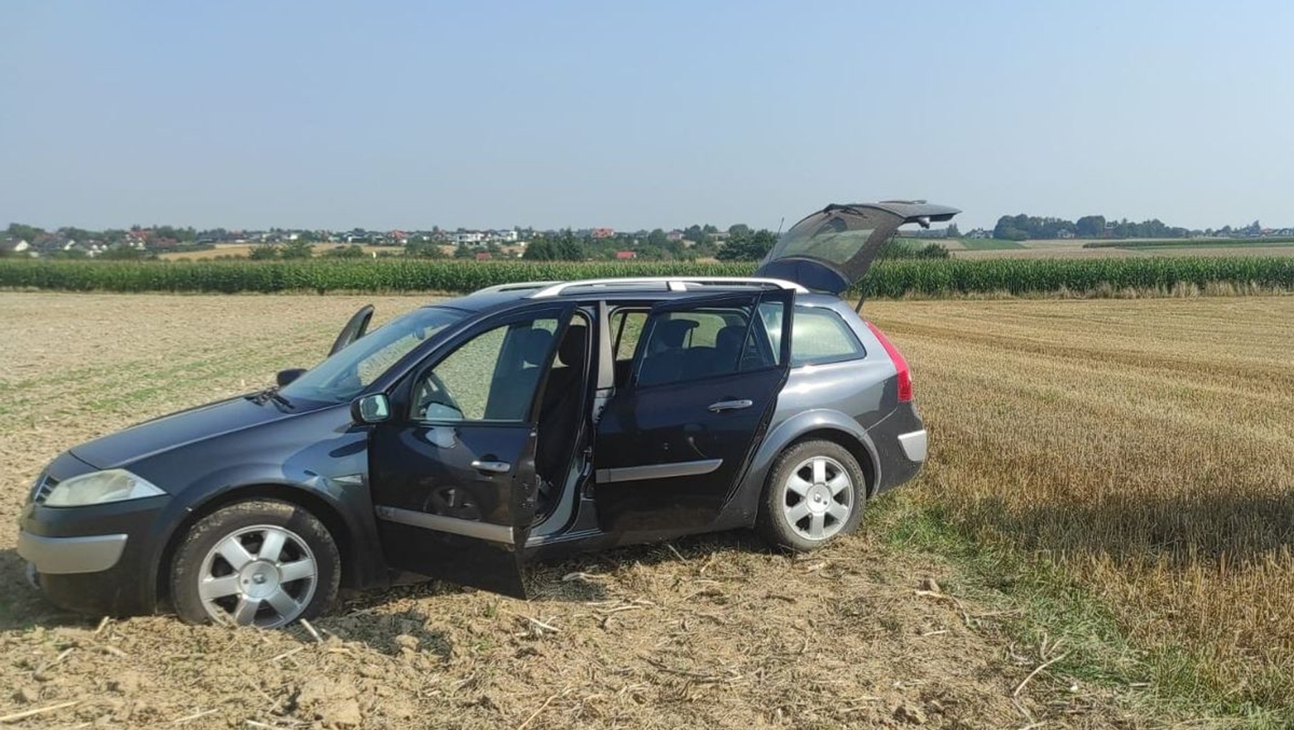 Renault Megane, którym uciekał 24-latek