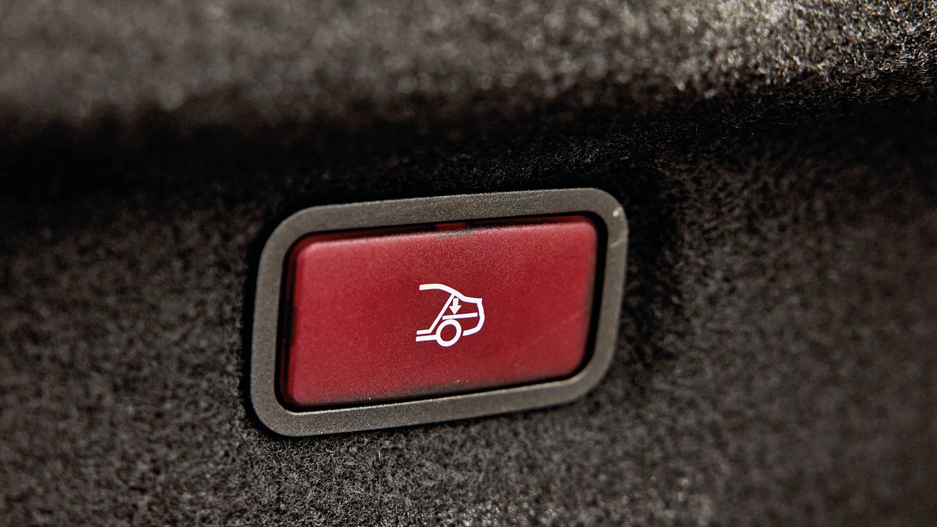 Pełna automatyka, dach i pokrywa składają sięelektrycznie