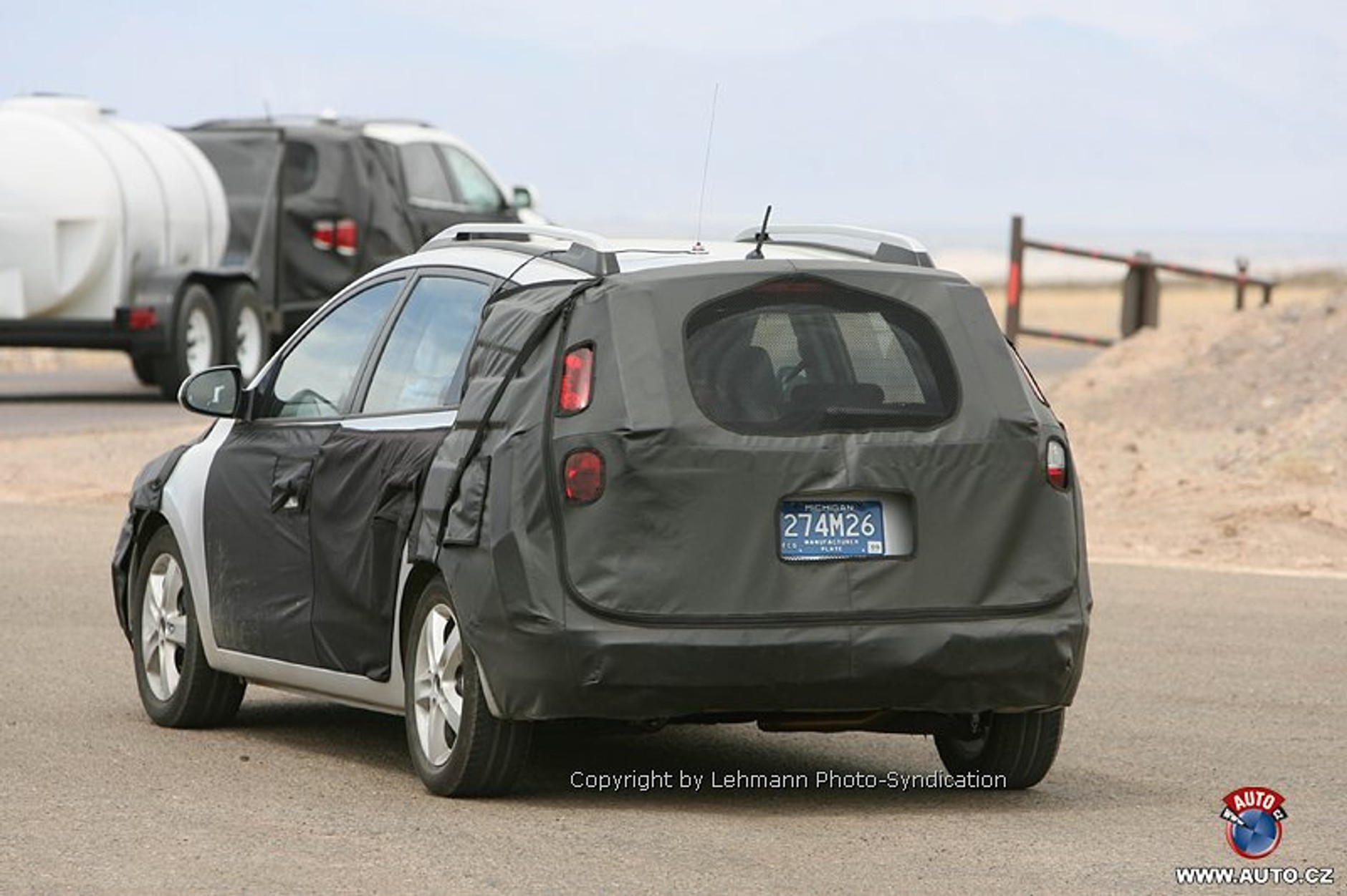 Zdjęcia szpiegowskie: nowe małe MPV Hyundai