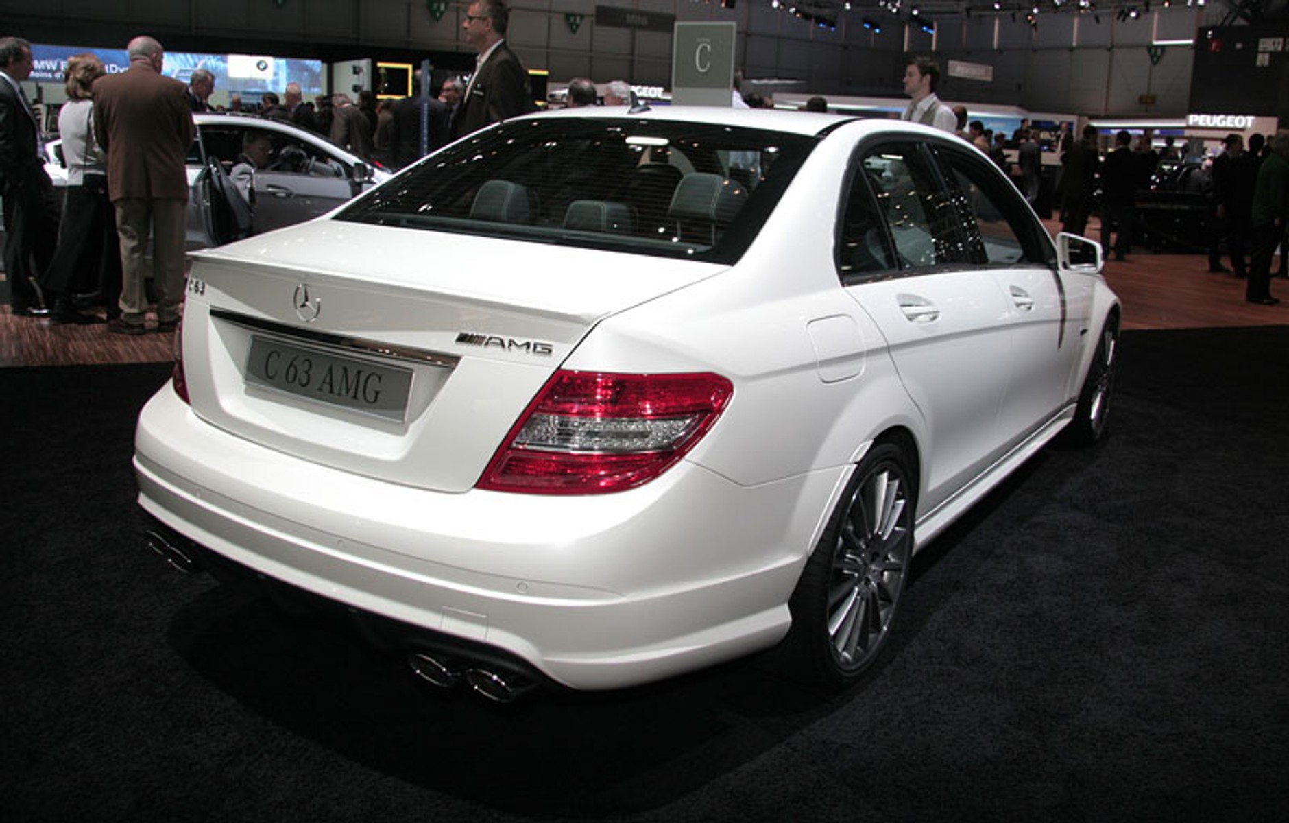 Genewa 2009: parada sportu i tuningu (fotogaleria)