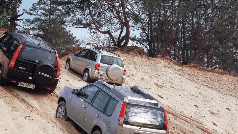 Honda CR-V kontra Nissan X-Trail i Toyota RAV4: pojedynek na szczycie
