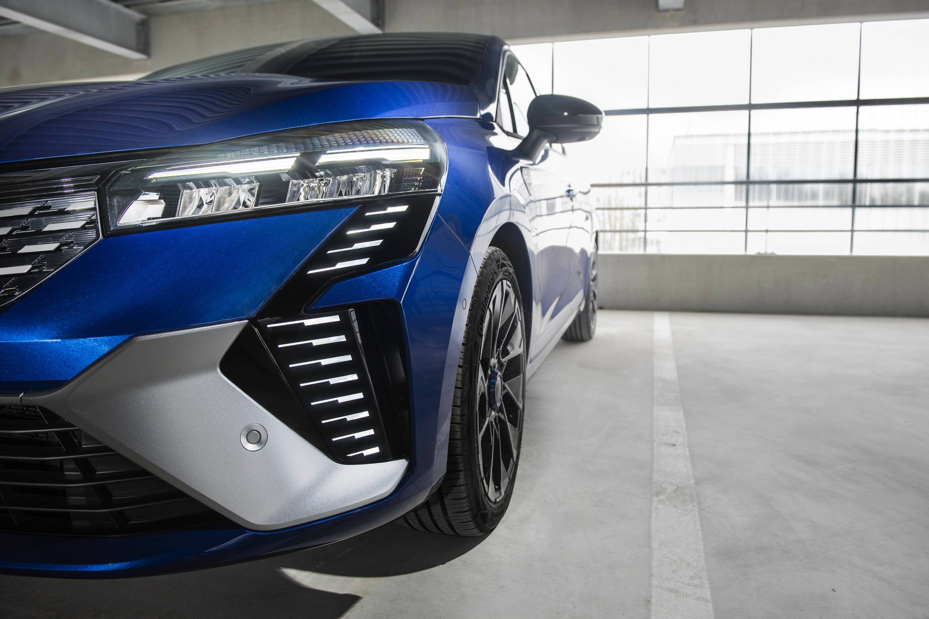 "Żaluzje" zamiast "wąsów". Nowa moda?