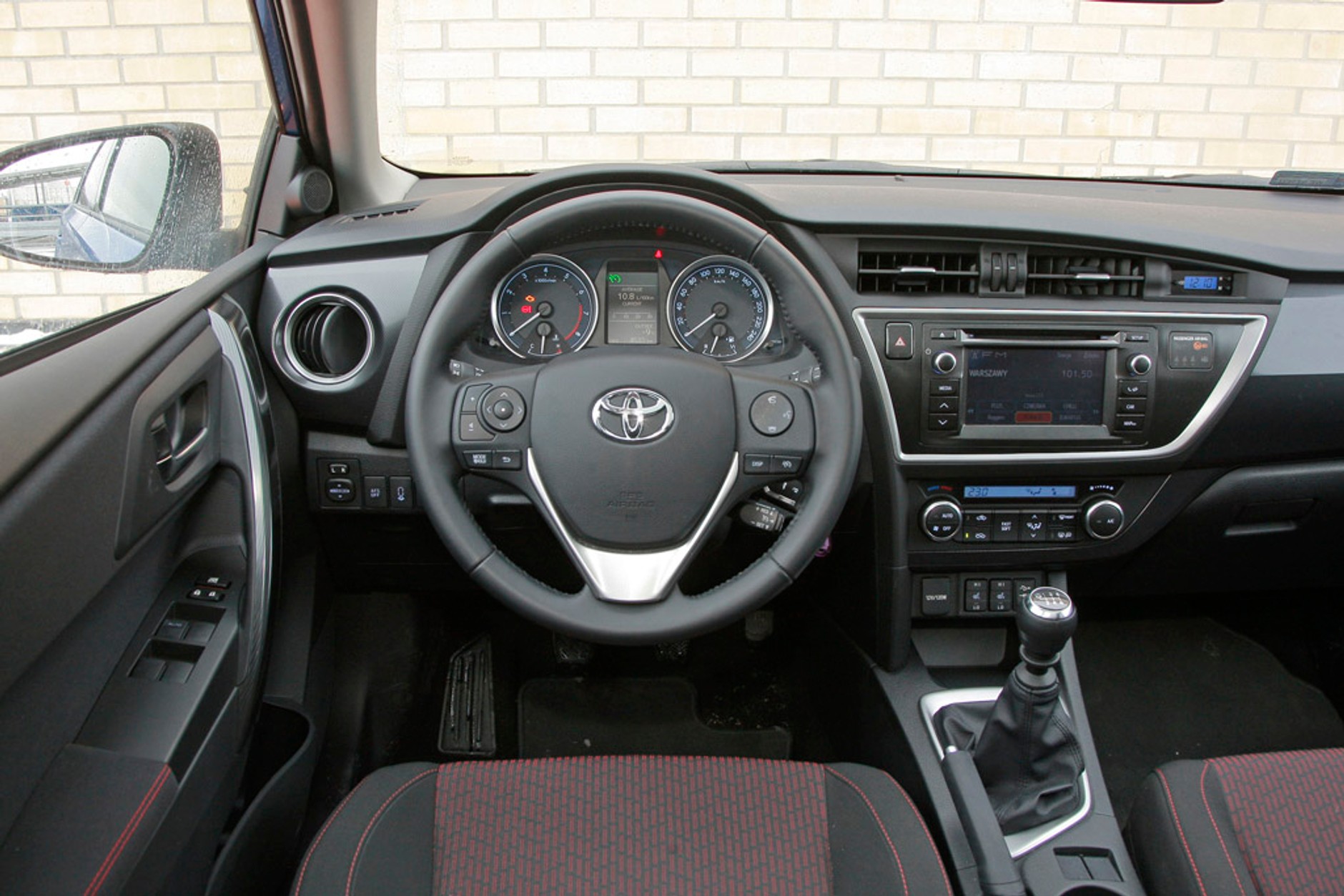 Auto Świat Test Team sprawdza nową Toyotę Auris - zdjęcia