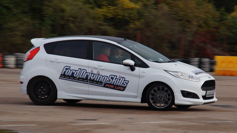 Ford szkoli młodych kierowców