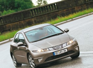 Honda Civic 1.8 Sport - Kosmiczny design,  sprawdzona technika w naszym teście długodystansowym