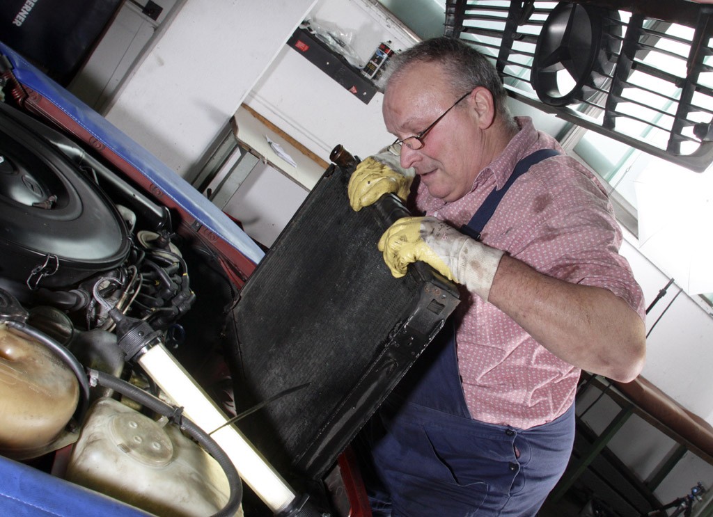 Wymiana lub naprawa chłodnicy krok po kroku