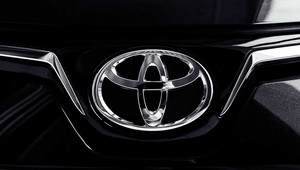 Toyota i Mercedes najcenniejszymi markami motoryzacyjnymi