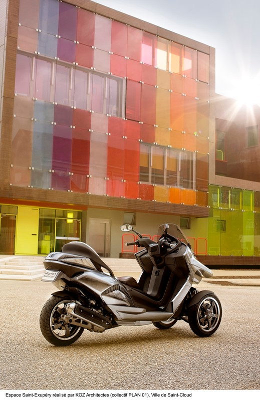 Peugeot HYbrid3 Evolution – samochodoskuter