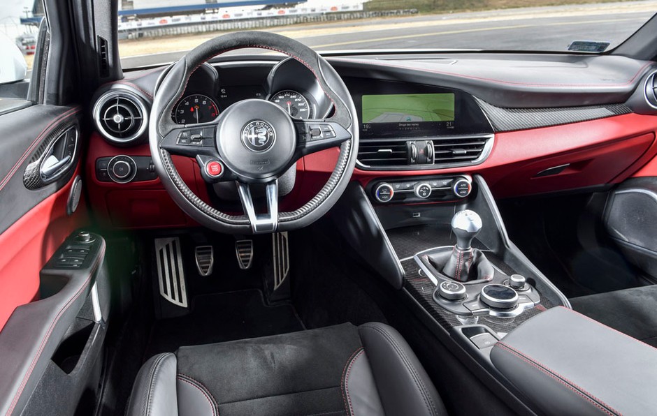 Alfa Romeo Giulia Quadrifoglio - powrót w wielkim stylu