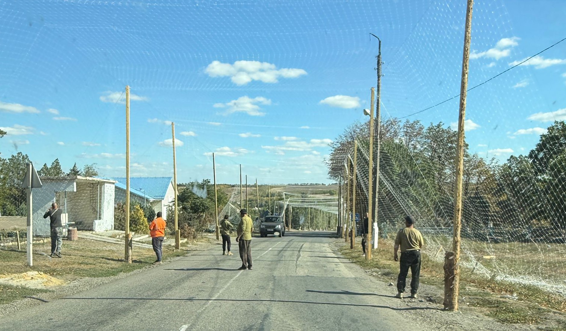 Sieci antydronowe nad drogami w Ukrainie