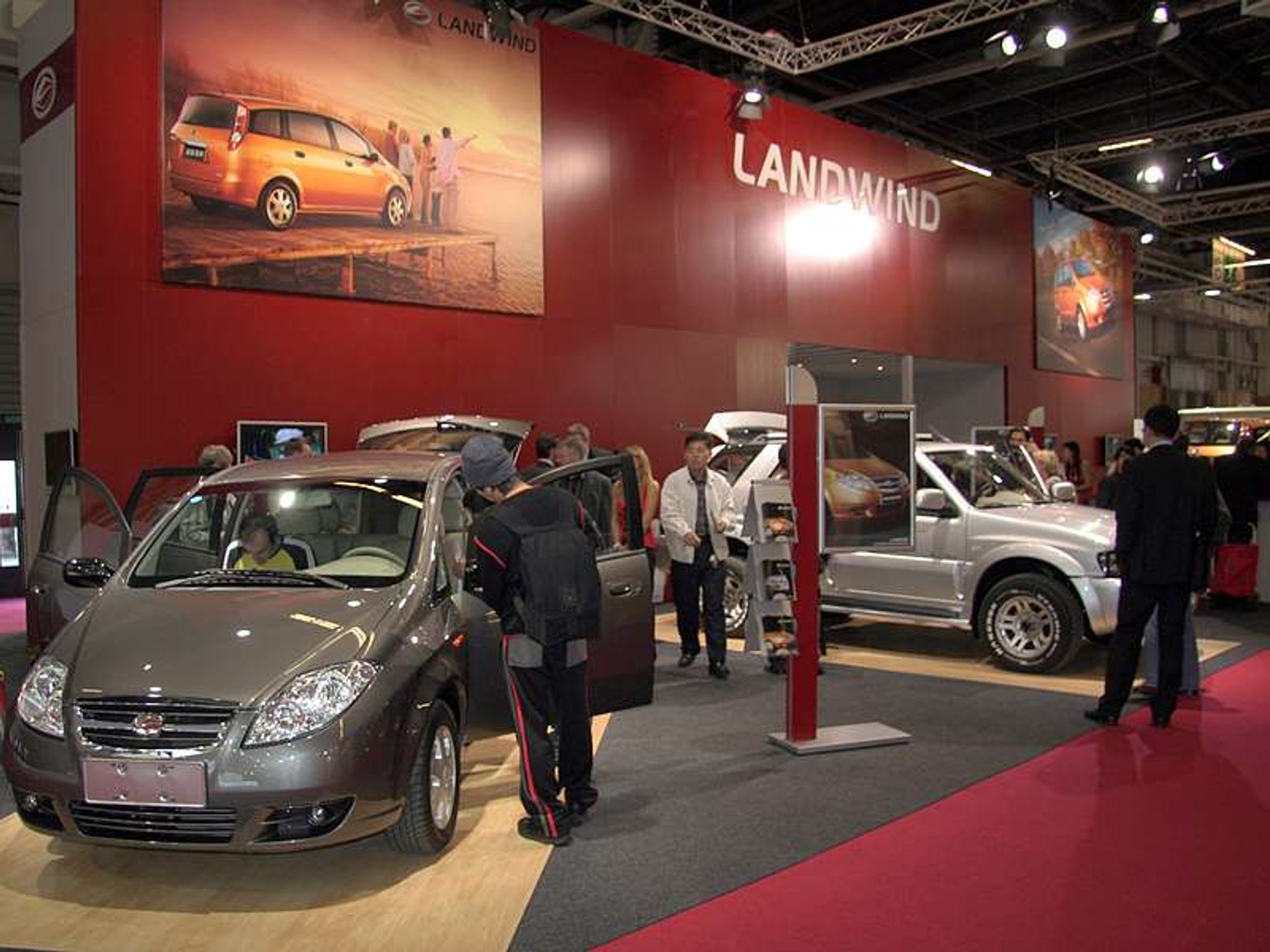 Paryż na żywo: fotogaleria z targów – Pierwszy dzień targów (1/2)