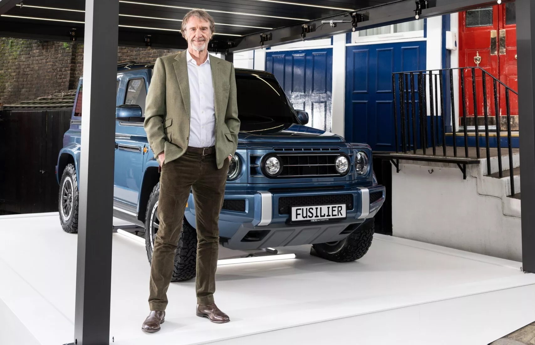 Sir Jim Ratcliffe na tle Ineosa Fusiliera