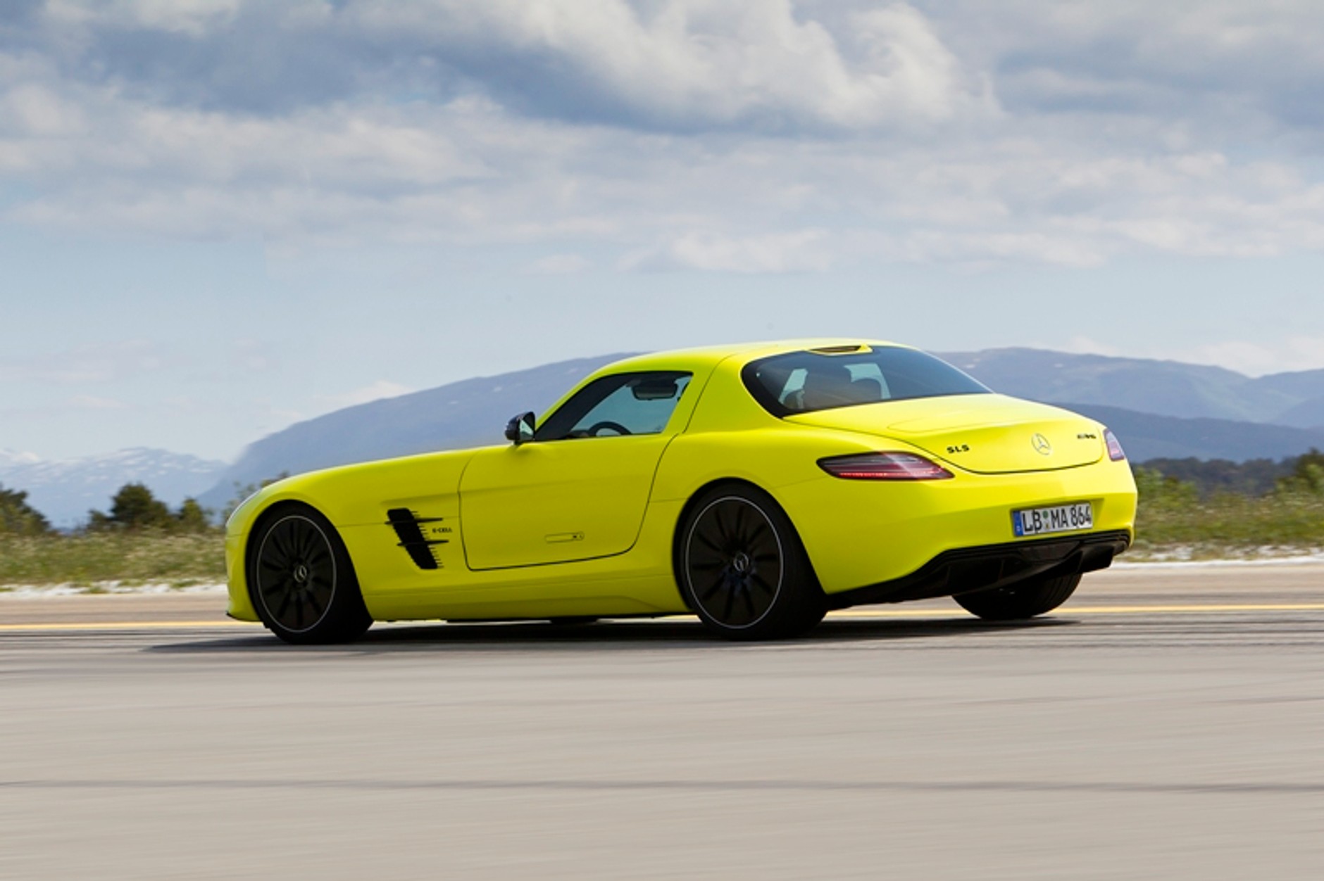 Mercedes SLS AMG E-Cell – z e-pięknem trzeba obcować
