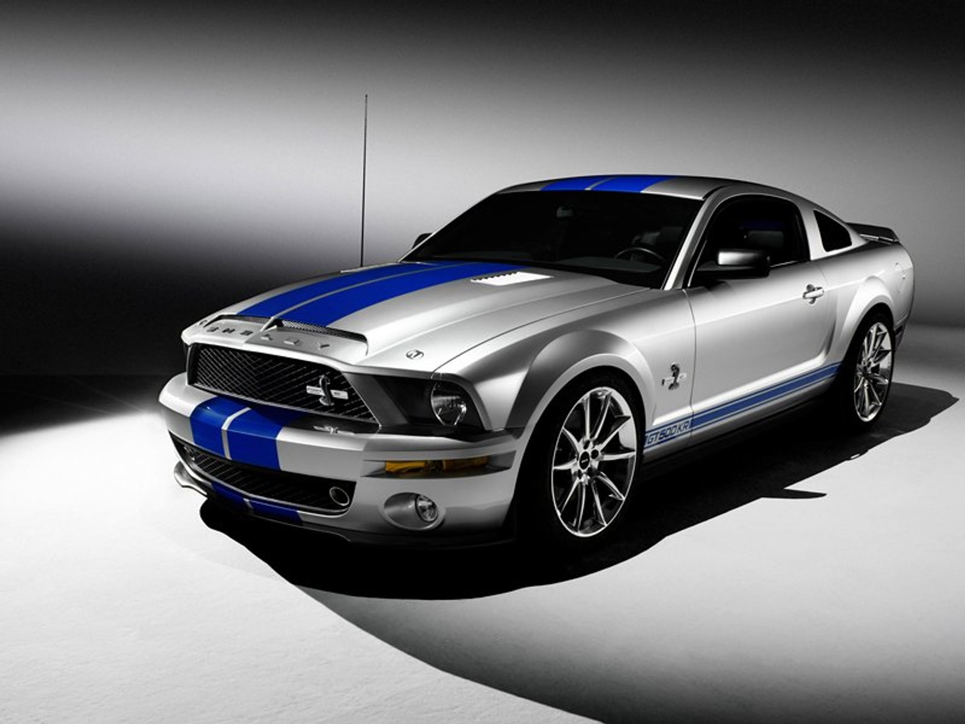 Mustang Shelby GT500KR: król szos powraca!