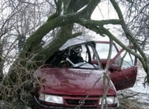 Trudna sytuacja na polskich drogach - jezdnie są śliskie