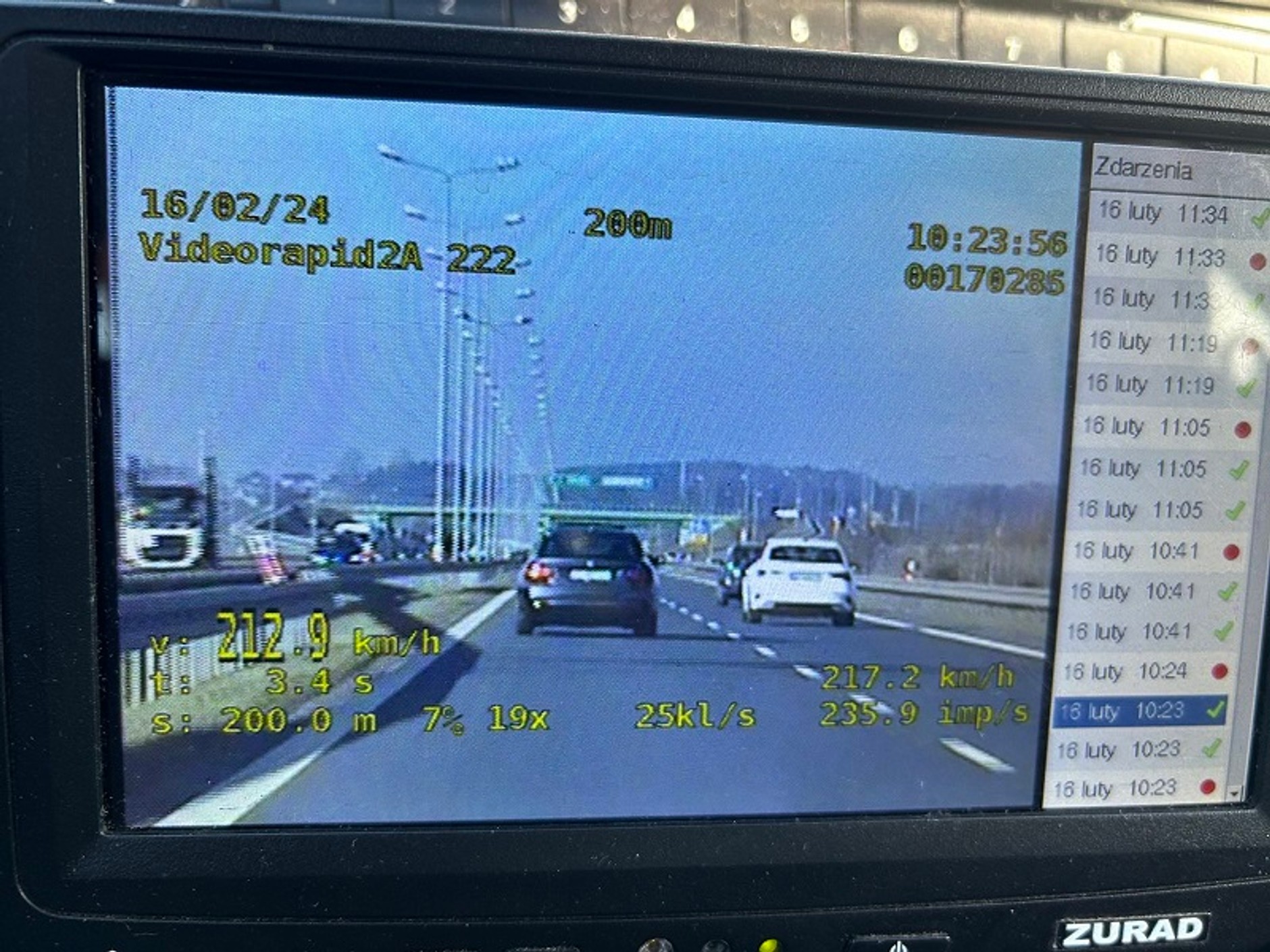 Pędziła 212 km/k "krajówką". Spieszyła się "do adwokata"