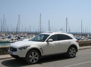 Infiniti FX30d: diesel do "szpanu"
