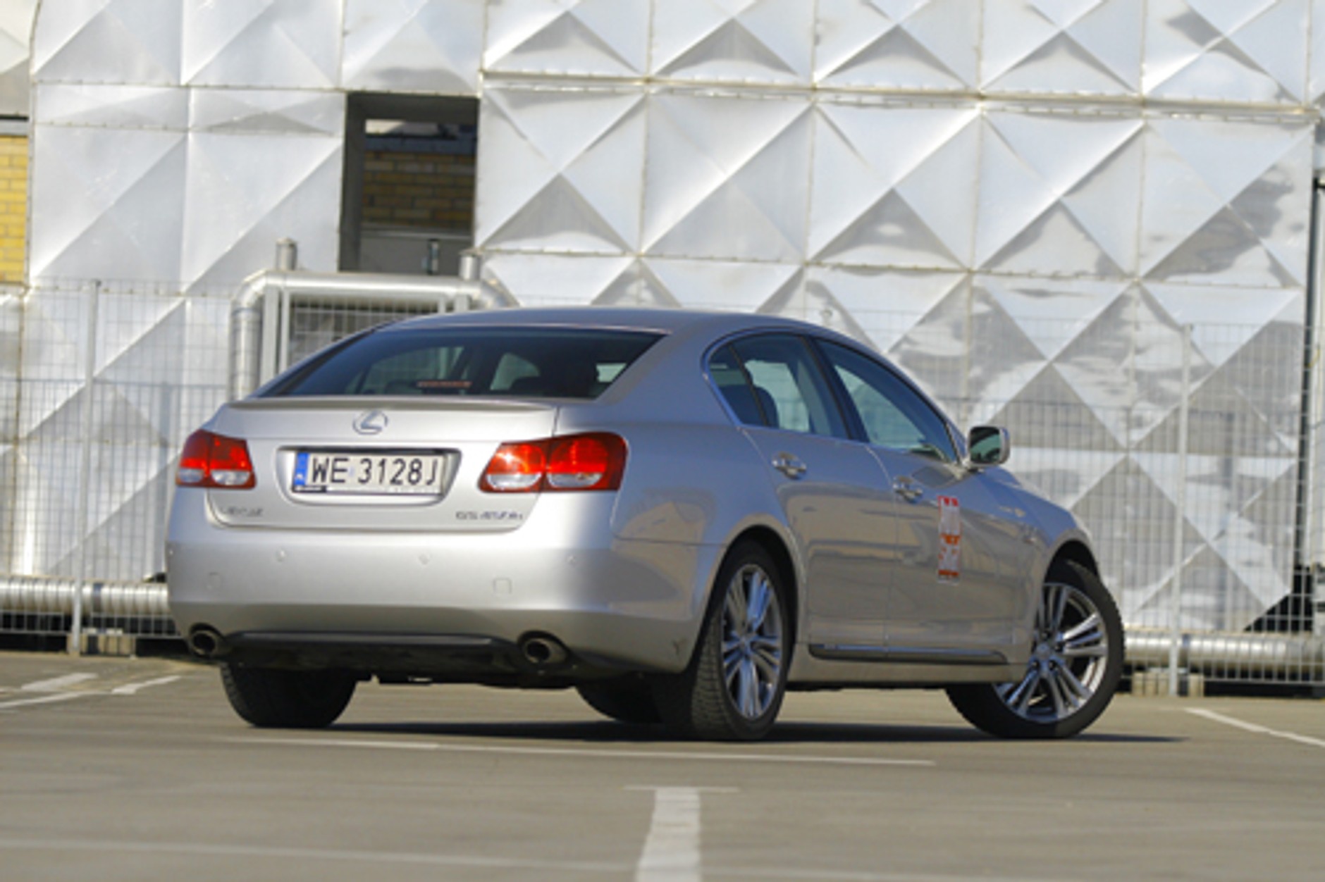 BMW serii 5, Honda Legend, Lexus GS 450h - Benzyna kontra prąd