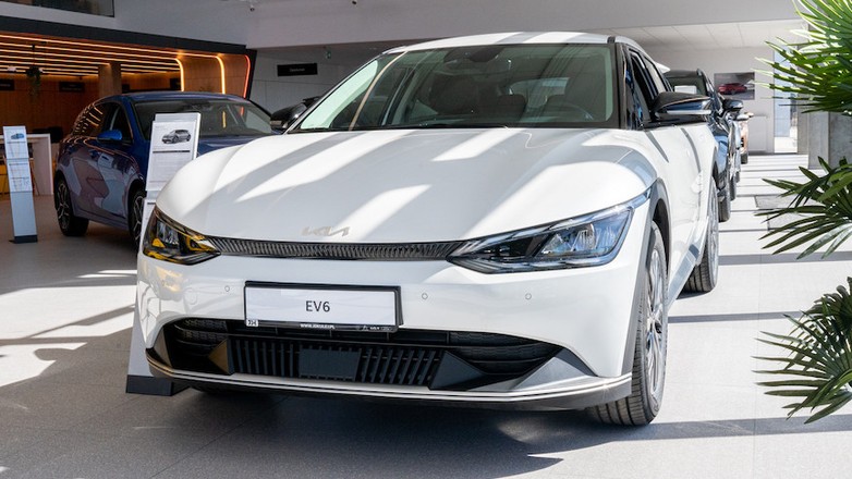 Kia-JD-Kulej---pierwszy-taki-salon-w-Europie-03-fot-Michal-Jelionek