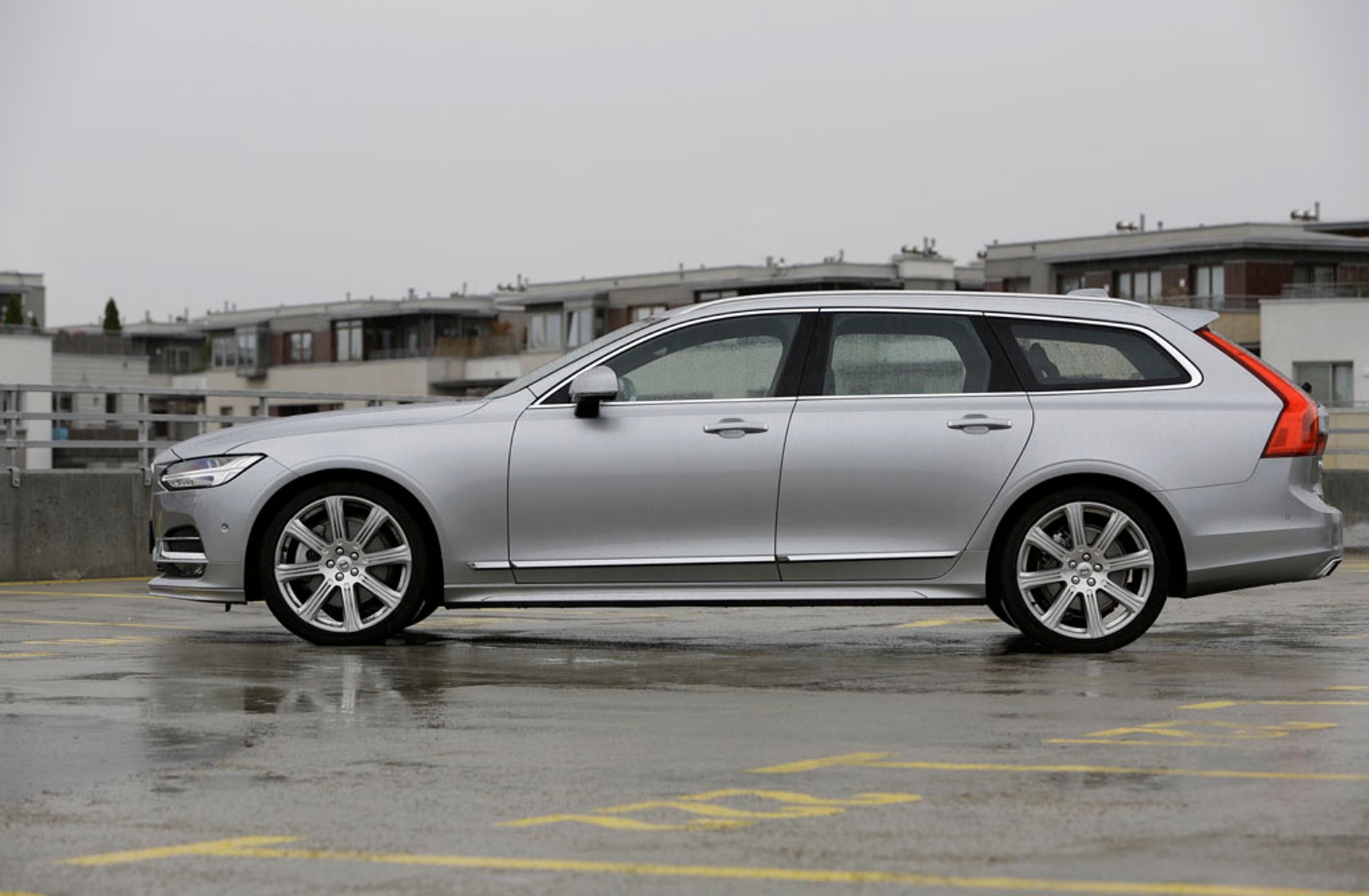 Volvo V90 D5 AWD - czy to najlepsze kombi w klasie?