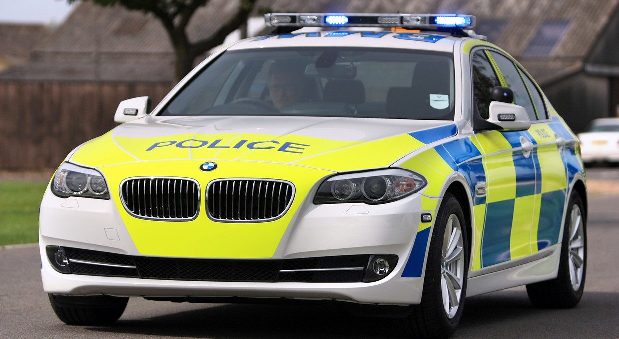 Brytyjska policja ma problem z radiowozami BMW. Auta mają zakaz jazdy w pościgach