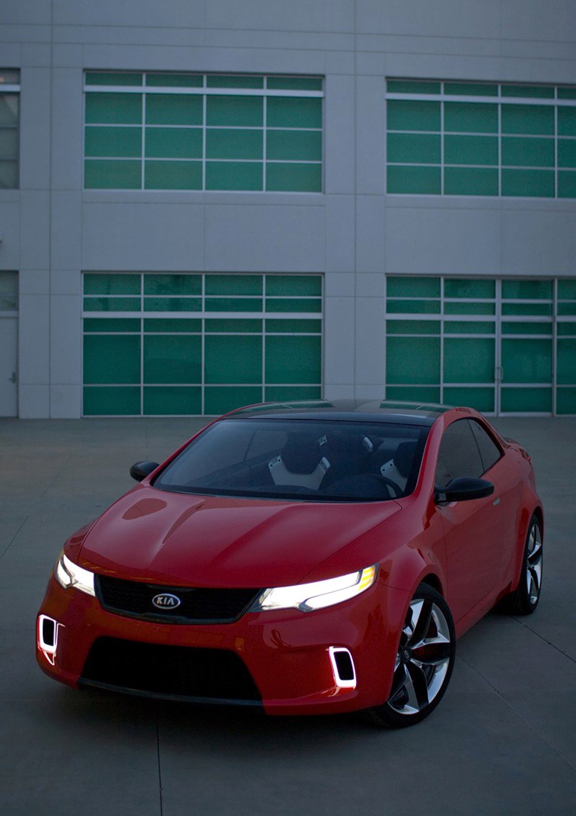 Kia KOUP – koncept ostrego czteromiejscowego coupe