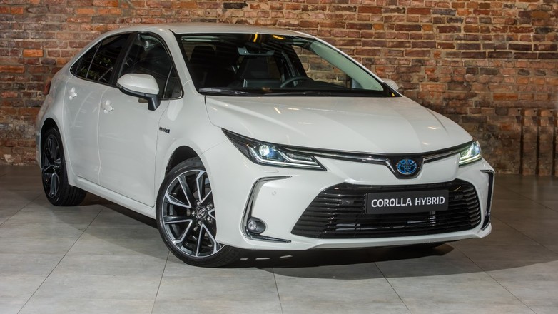 Nowa Toyota Corolla Sedan - rodzina w komplecie