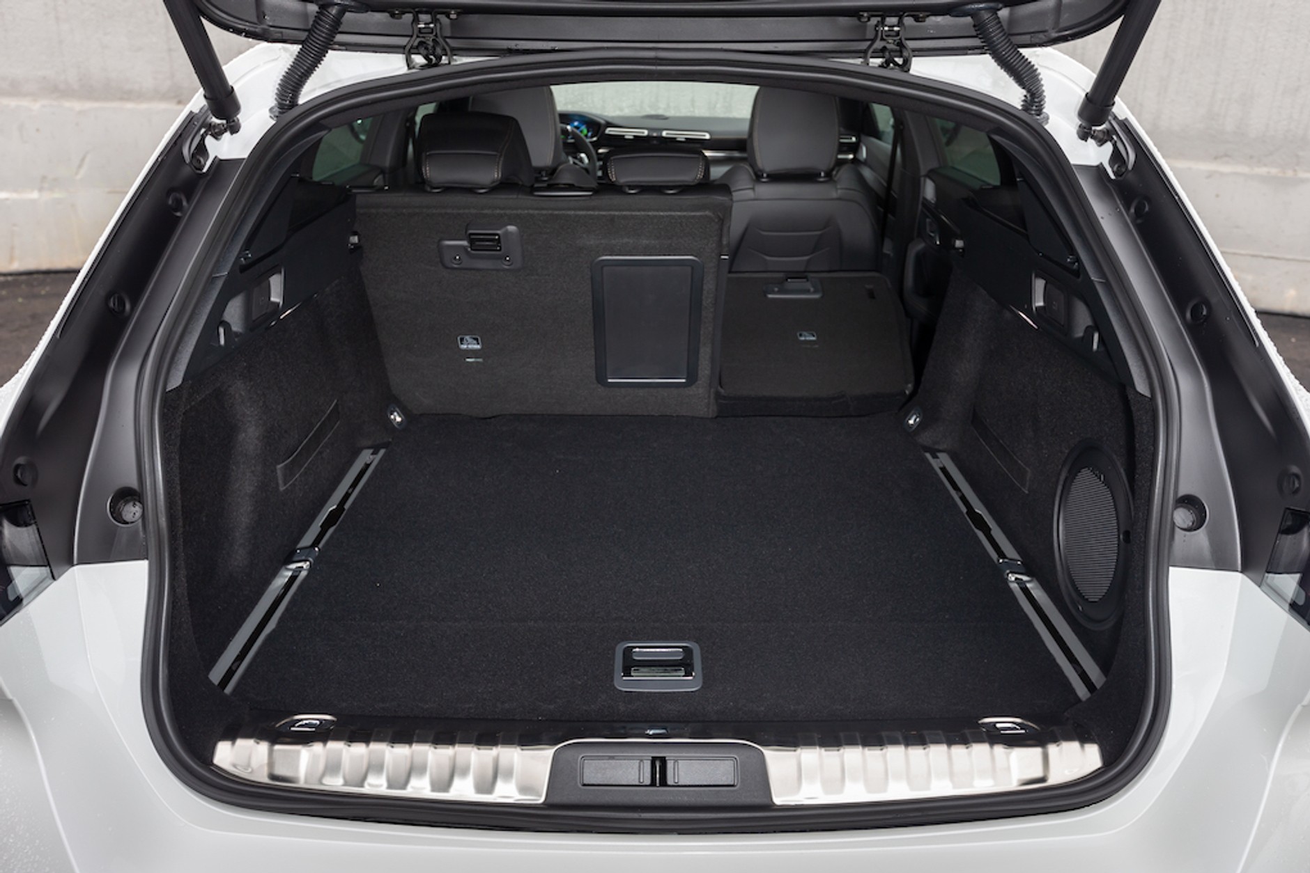 Peugeot 508 HYbrid i 3008 HYbrid4 Plug In – Peugeot umie w hybrydy