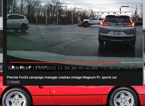 Wielki pick-up Chevrolet Silverado przejechał po sportowym Ferrari [Nagranie]