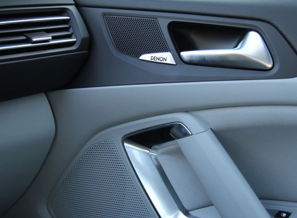 Peugeot 308: czy warto dopłacić do Denona