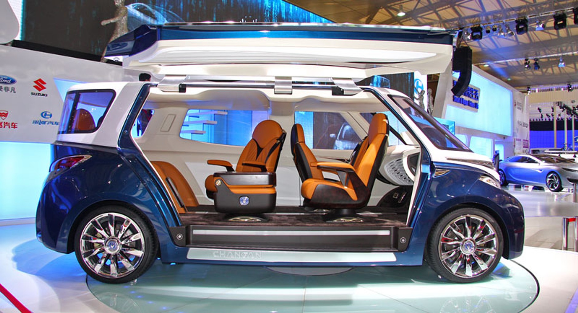 Changaj Voss – Gullwing w wersji maxi