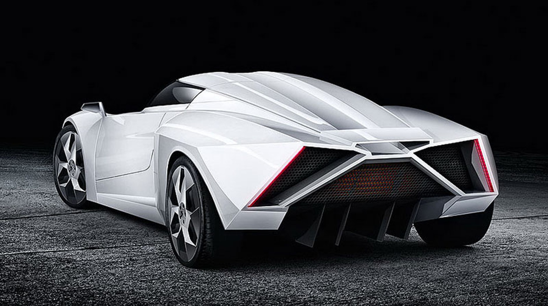 e-Wolf e2 – elektryzujący supersamochód